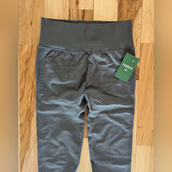 NWT Halara Seamless Leggings Size Medium - Picture 5 of 9